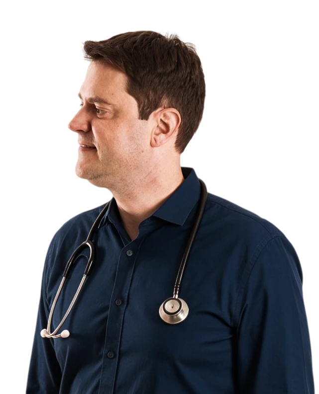 Eric Rulli, médico, com estetoscópio no pescoço
